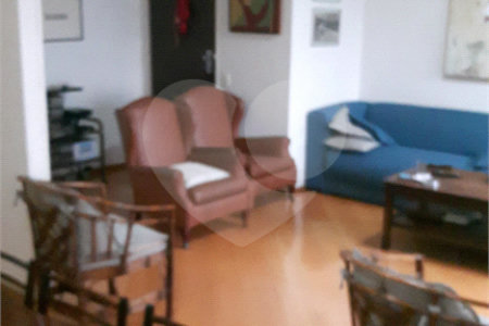 Apartamento de 2 quartos à venda perto do Metrô Paraíso! Excelente localização!