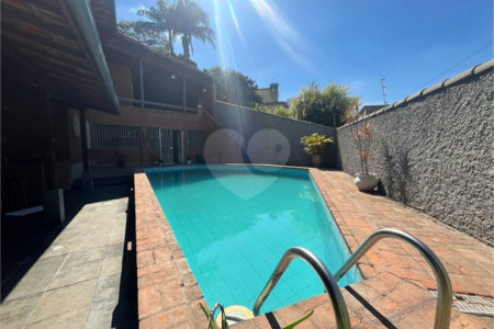 Casa com piscina disponivel para venda com 250m² - Jardim Paris / SP