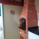 Sobrado com 2 dormitórios.