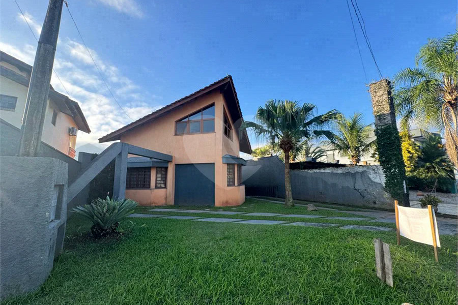Casa à venda com 3 quartos, sendo 2 suítes, em Morada da Praia, Bertioga, SP