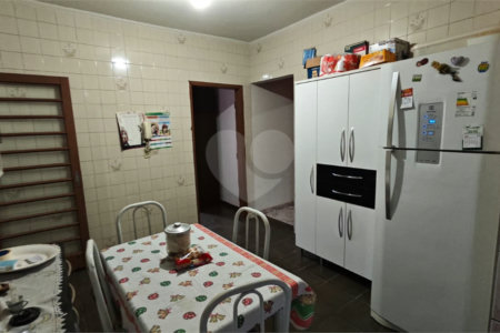 Oportunidade Única no Santa Felícia: Casa 3 dormitórios, Conforto, Espaço de Sobra e a Melhor Localização de São Carlos!