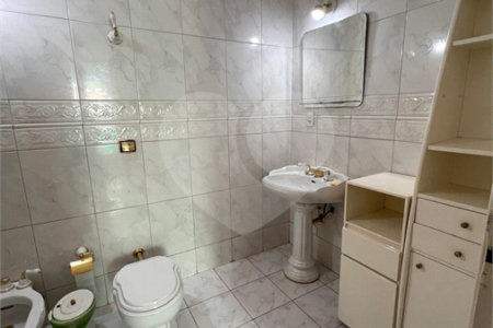 Sobrado à venda no Planalto Paulista c/330m2 - 3 Quartos/1 Suite/ 4 Vagas na garagem - Metrô S.Judas