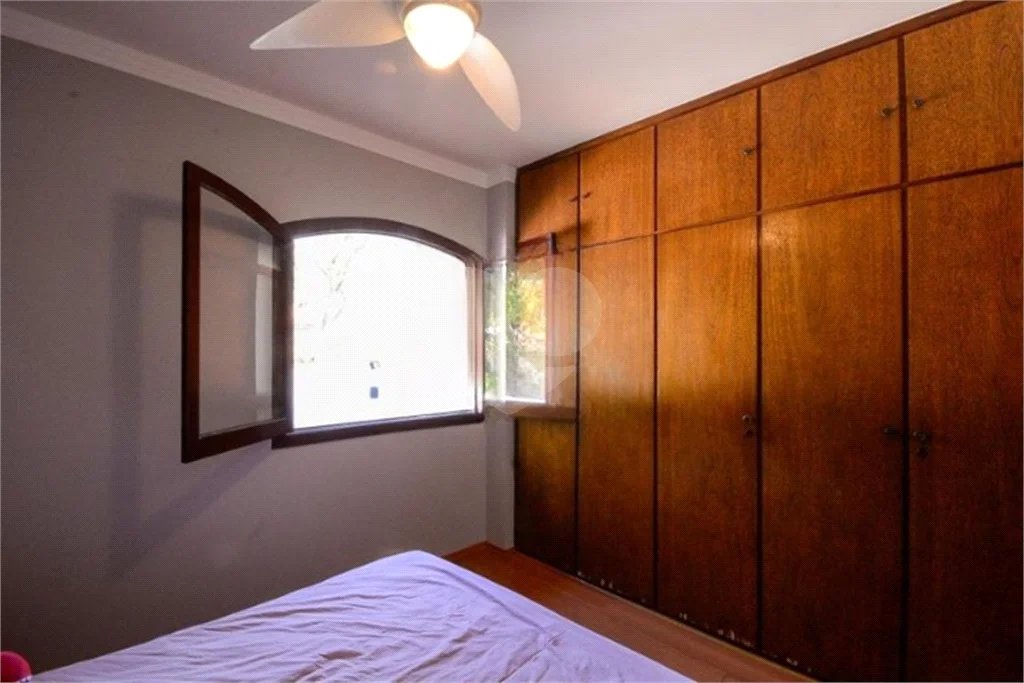 Casa com 4 Dormitórios sendo 1 suíte, com 3 Vagas