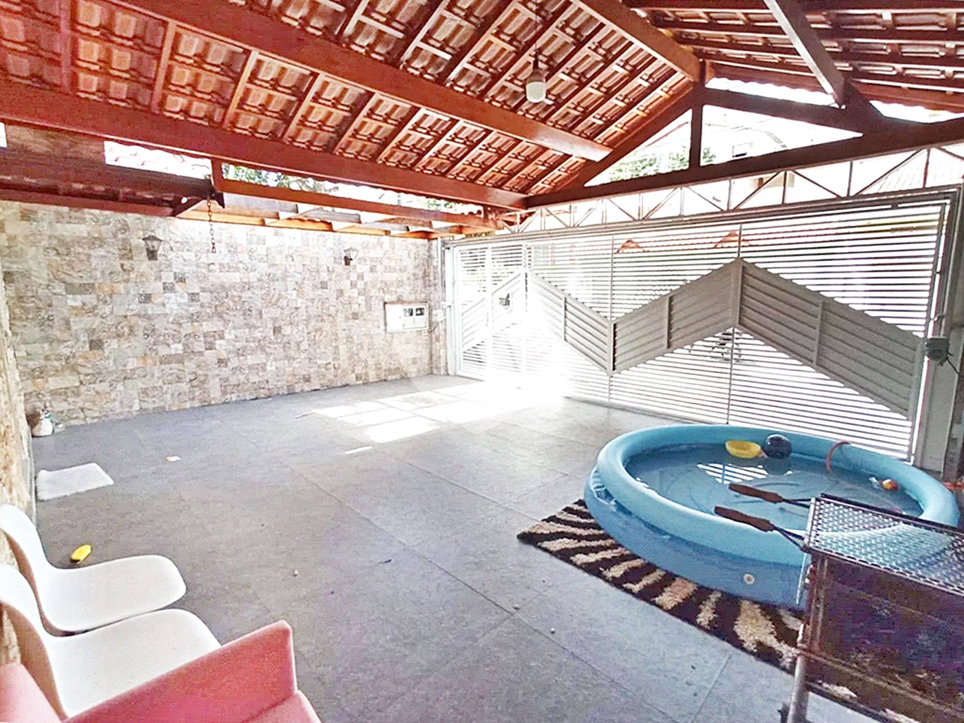 Casa Santa Teresinha | 4 Suítes | 280m² | 3 Vagas | Excelente Localização