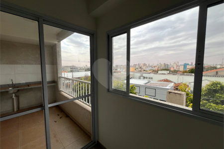 Apartamento á venda na região da Vila Prado.