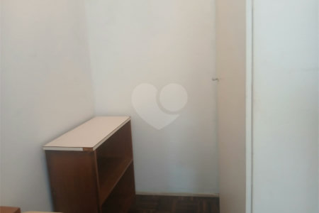 Apartamento a venda com porteira fechada no Belem com 95m com 03 dormitórios espaçoso sendo um suíte, 2 vagas. Aceita Permuta.