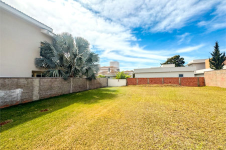 Terreno com 494m2 á venda, no condomínio Damha II, em São Carlos.