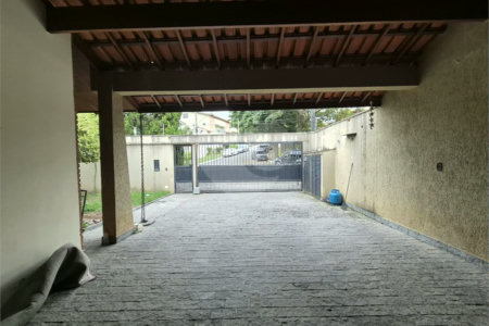 Casa a venda com piscina