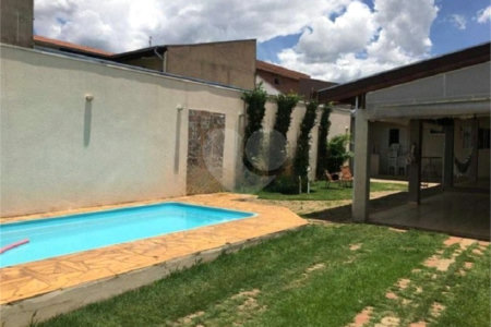 Casa com piscina