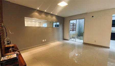 Casa à venda com 3 suítes no condomínio Vilas 2, São Paulo - SP
