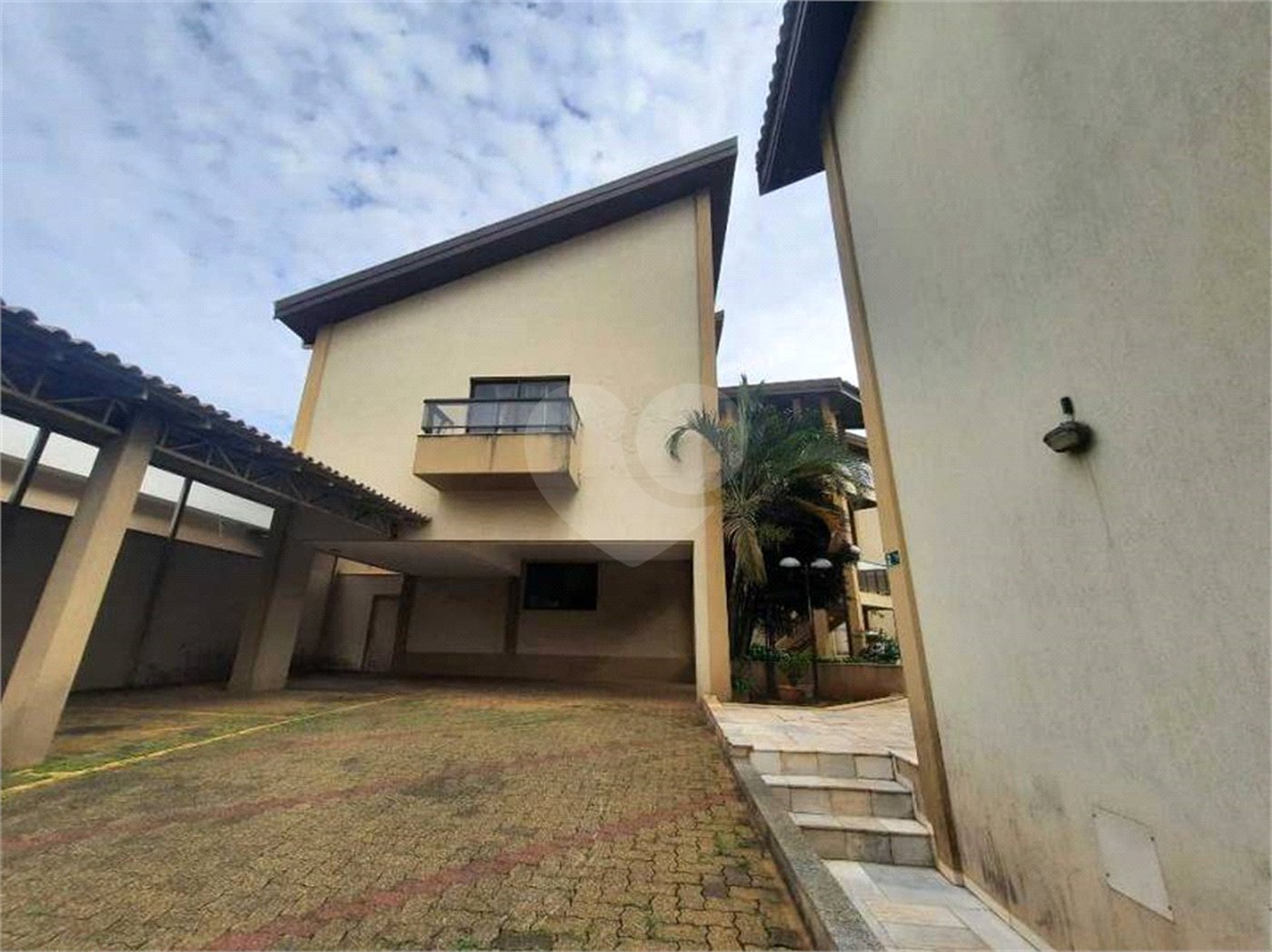 Apartamento no Condomínio Maktub.