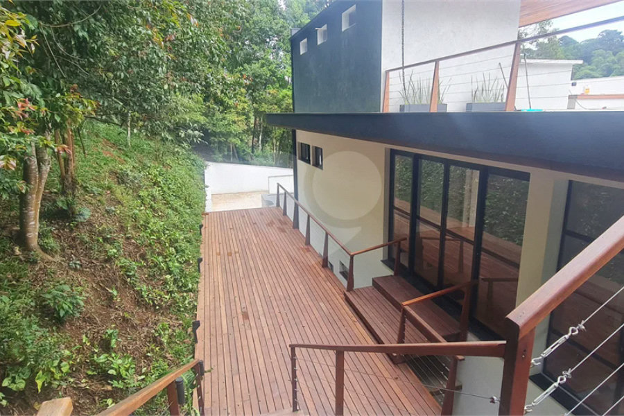 Casa à venda com 3 suítes no condomínio Alpes da Cantareira, Mairiporã - SP