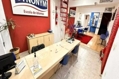 Prédio comercial com 322m², 8 salas, 3 banheiros, à venda no bairro Santo Antônio, São Caetano do Sul