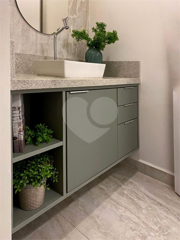 Apartamento 1 Dormitório à Venda na Rua Frei Caneca