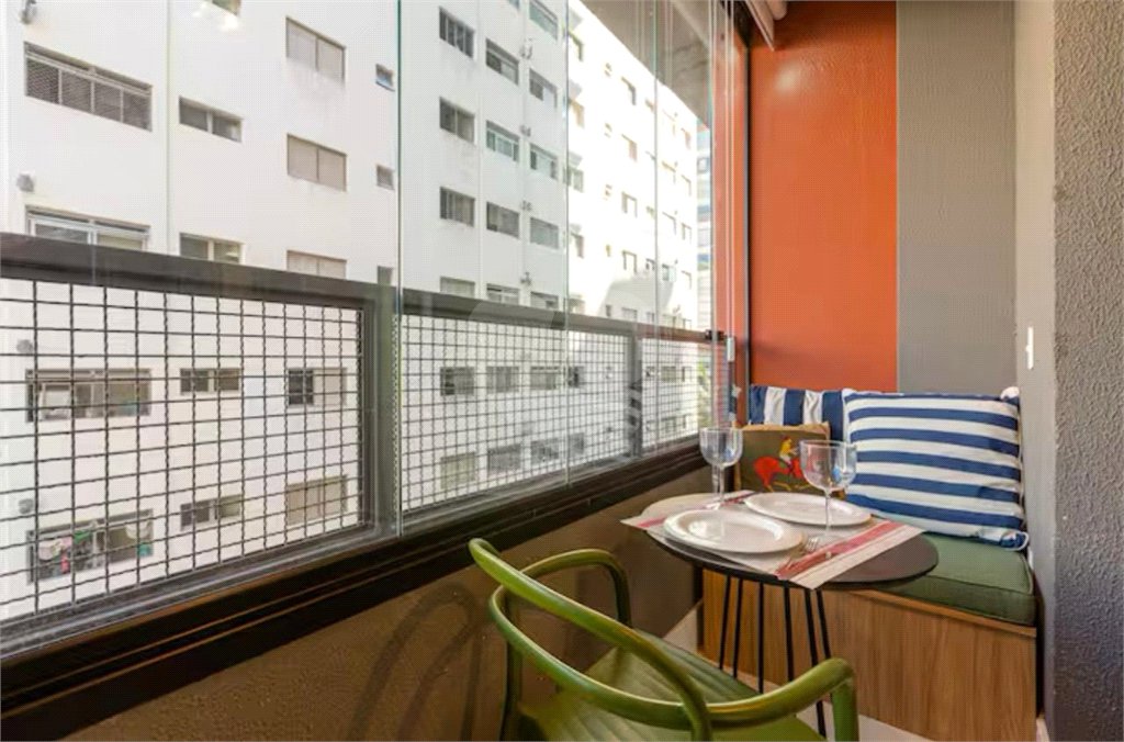 Studio de 25² mobiliado e decorado ao lado do Shopping Frei Caneca
