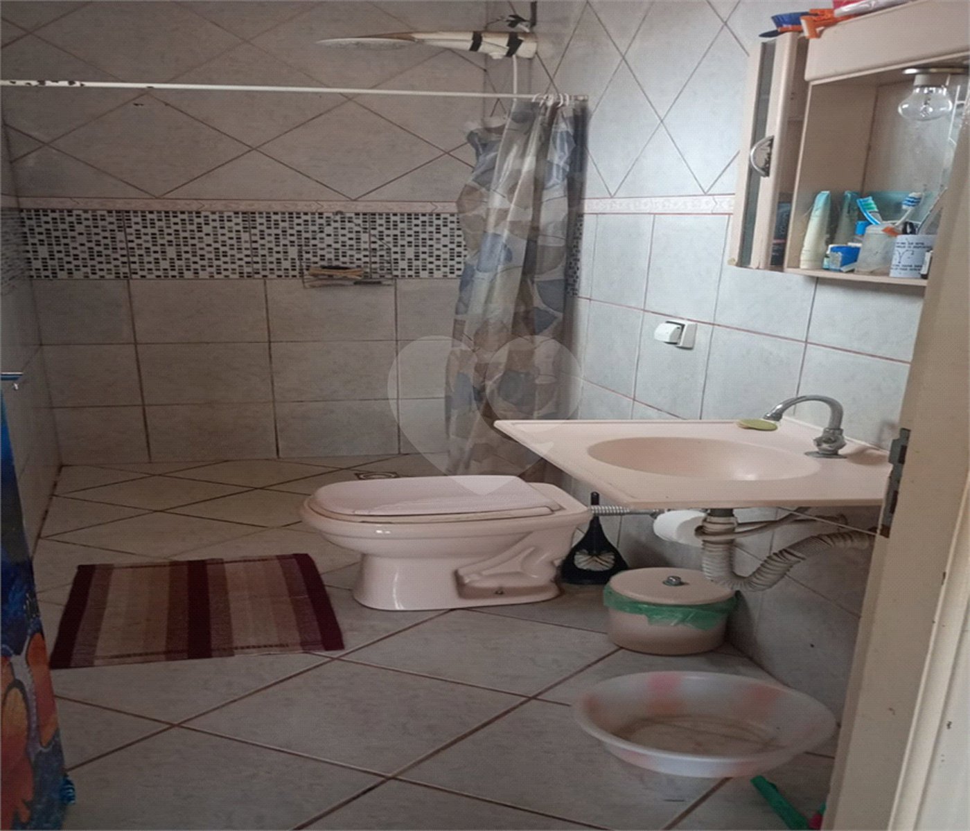 Sobrado à venda com 3 quartos, sendo 1 suíte, em Parque Residencial Maria Stella Faga, São Carlos, SP