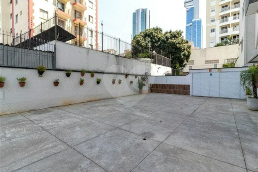 Apartamento em Santana com Sacada e Vaga de Garagem, a 650 m do Metrô