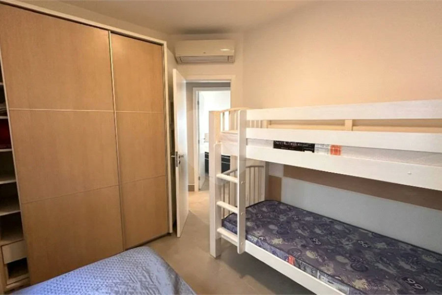 Apartamento à venda com 3 quartos, sendo 1 suíte,  em Riviera de São Lourenço, Bertioga, SP
