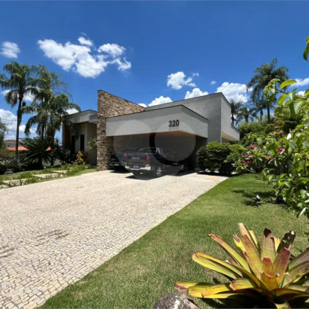 Casa dos Sonhos em Condomínio São Francisco, 3 Suítes, Piscina com Spa e Energia Fotovoltaica