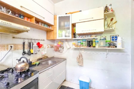 Apartamento na Vila Mariana, 3 quartos, 2 banheiros, 2 vagas.