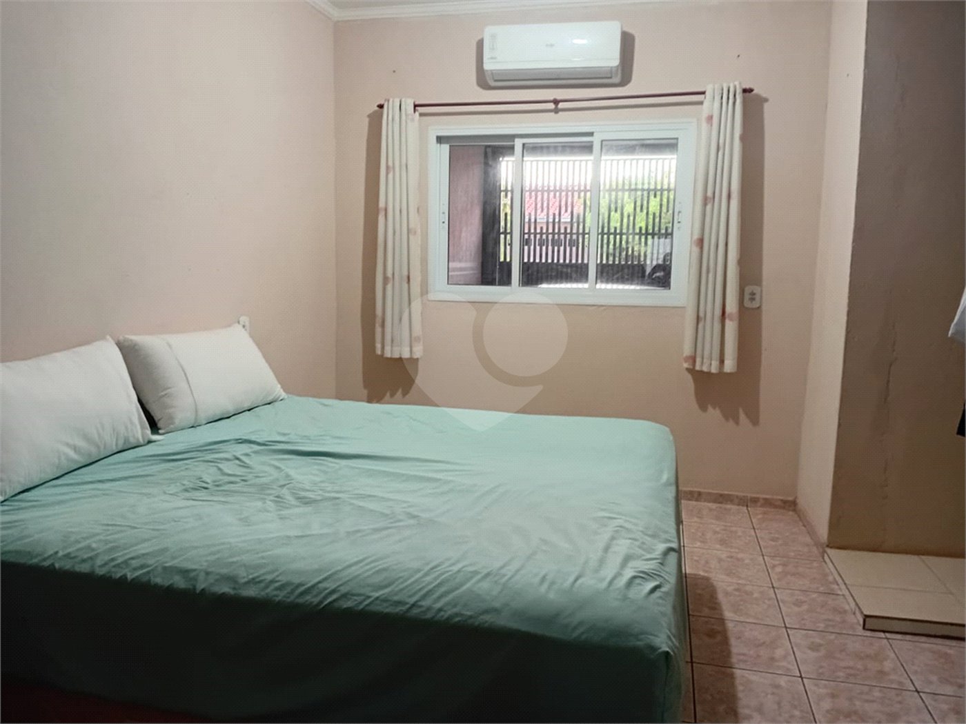 Sobrado 5 quartos.