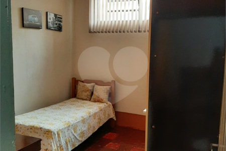 Casa com 2 dormitórios à Venda no Jardim Brasil