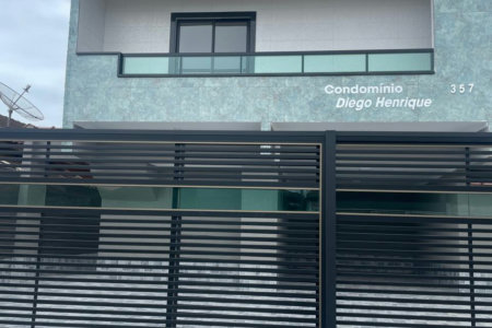Sobrado à venda com 2 quartos, sendo 1 suíte, em Jardim Princesa, Praia Grande - SP