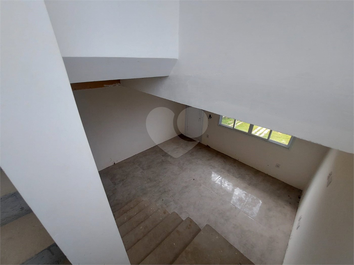 Sobrado à venda com 3 quartos, sendo 1 suíte, em Vila Omízollo, Louveira, SP