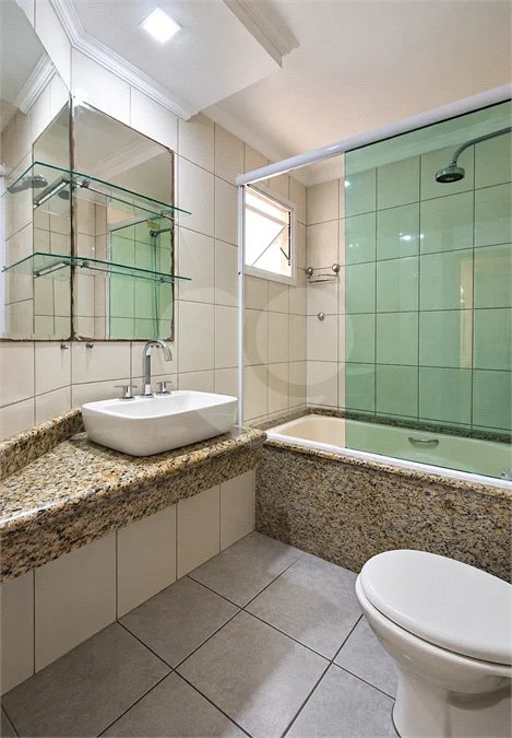 Cobertura duplex no Centro de São Bernardo do Campo, com 3 suítes, hidromassagem, mini spa, área gourmet e 2 vagas de garagem. Aceita permuta por apartamento de menor valor.