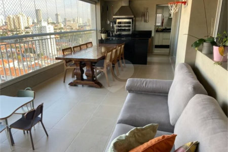 Apartamento à venda Mooca, 149m², andar alto, 3 suítes, 2 vagas, varanda gourmet, porteira fechada