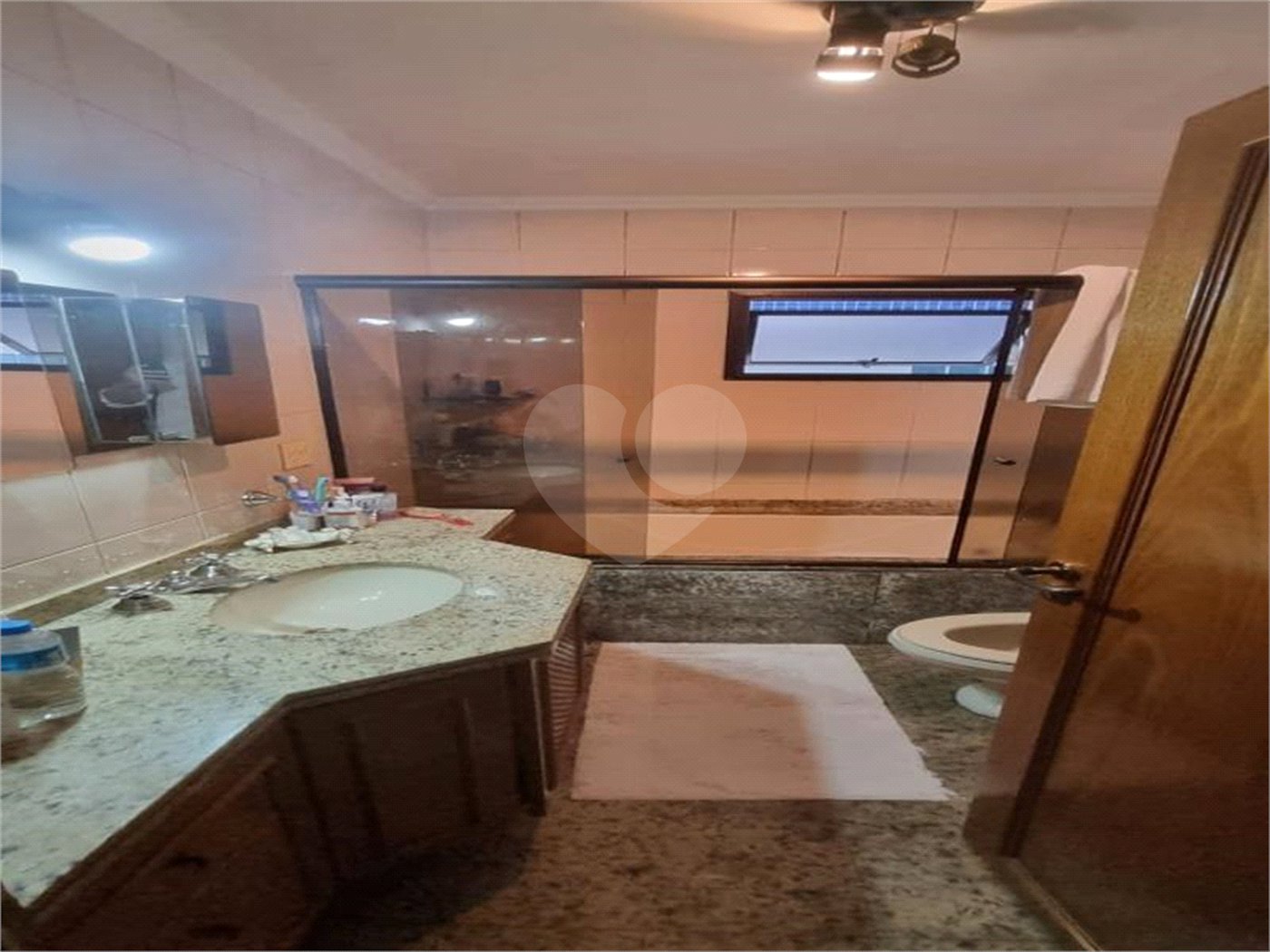 Sobrado à Venda na Aclimação - 150 m² - 2 Salas, 3 Dorms, 2 Vagas.