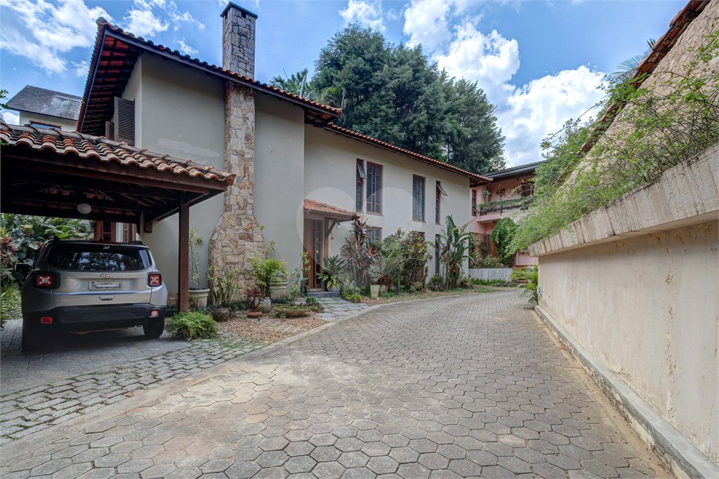 Casa à venda com 3 suítes no condomínio Canumá, São Paulo - SP