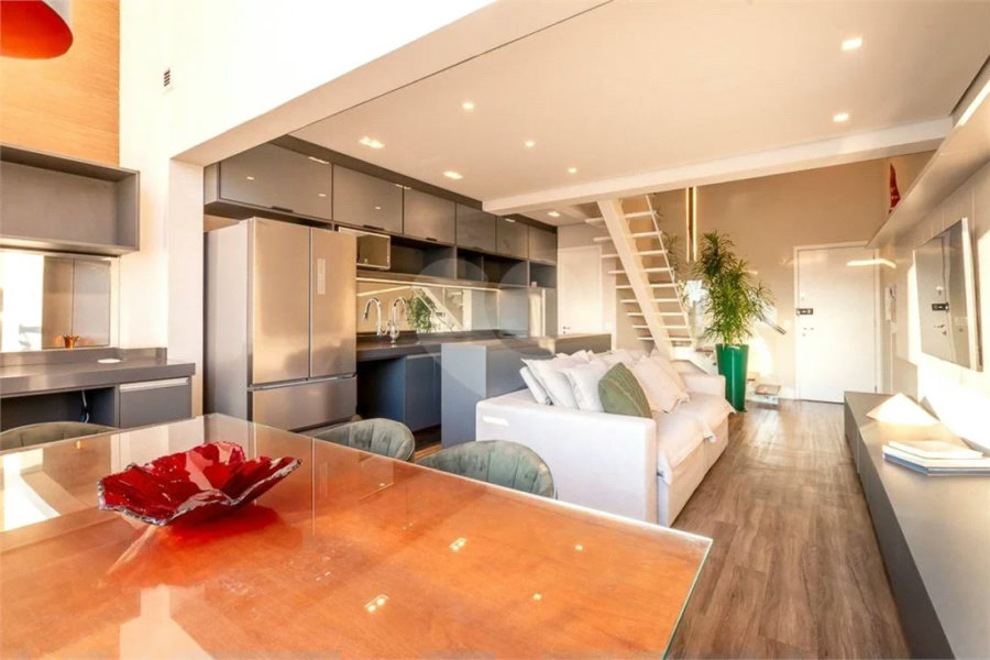 LOFT DUPLEX DE CINEMA. VENHA FAZER UMA VISITA.