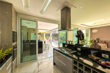 Sobrado à venda em Itupeva – 421,80 m² de terreno – 254,28 m² de área construída – 3 dormitórios – 4 banheiros – 4 vagas de garagem