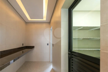 Casa à venda com 4 suítes no condomínio Vale da Santa Fé, Vinhedo - SP