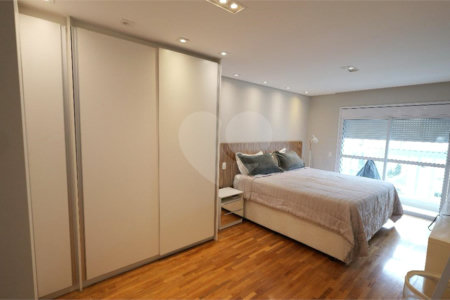 Apartamento á venda - Vila Olímpia