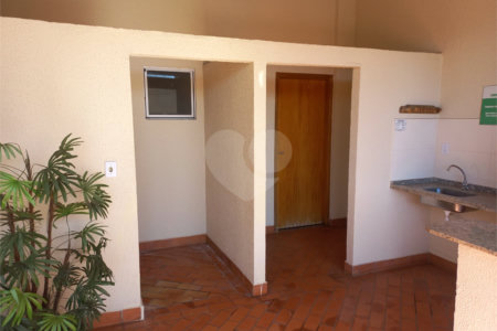 Apartamento no Condomínio Michelangelo .