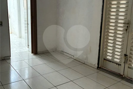 Casa Ampla e Versátil na Vila Marcelino — Excelente Espaço e Pronta para Ocupação Imediata!