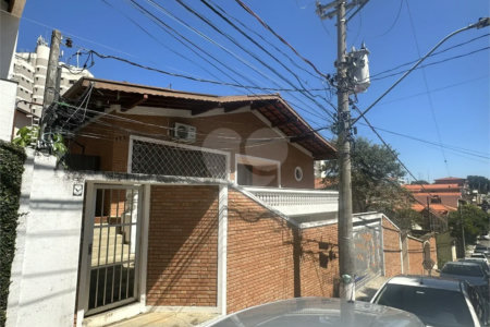 Casa à venda com 4 quartos, sendo 1 suíte,  no Centro, Vinhedo, SP