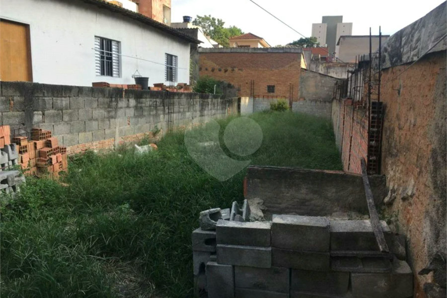 Terreno com 350m2 de área total, localizado no melhor da Vila Santa Catarina !!