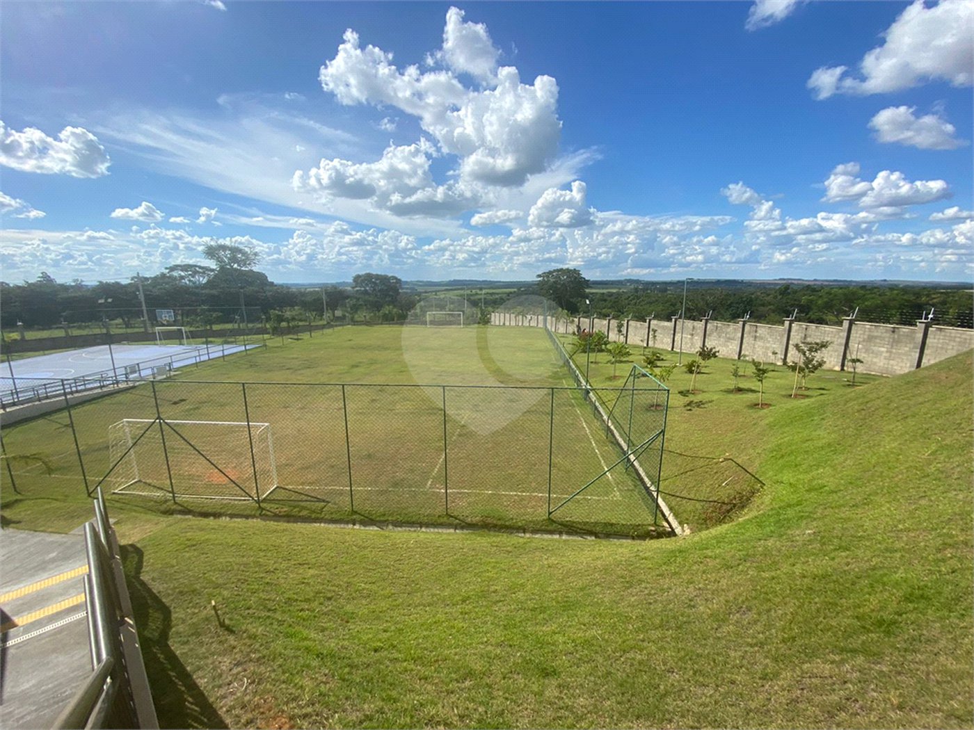 Terreno no Residencial Villeneuve