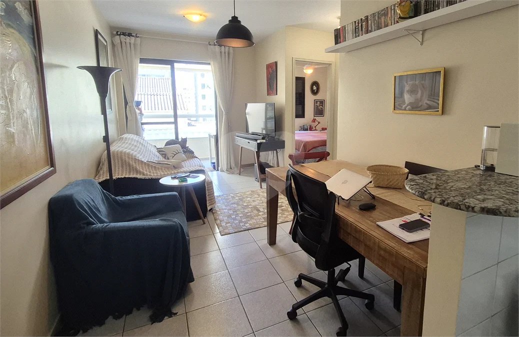 Apartamento 2 quartos, sacada e vaga em Santa Cecília