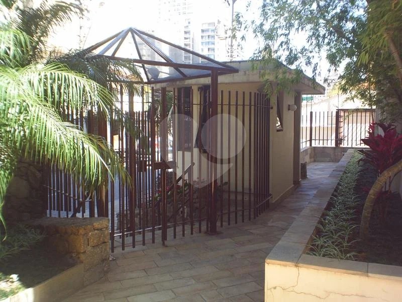Apartamento á venda na Vila Olímpia de 156m² com 3 dormitórios, 1 suíte e 2 vagas.