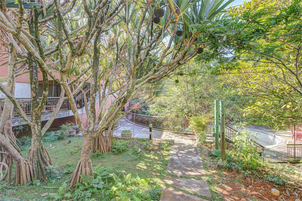 Casa à venda ou para alugar com 4 suítes no condomínio Chácara Flora, São Paulo - SP