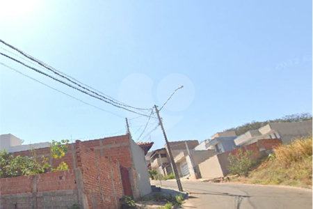 Terreno à Venda no Prolongamento do Medeiros -São Carlos/SP