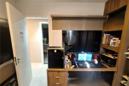 Apartamento totalmente mobiliado com 2 dormitórios, 1 vaga