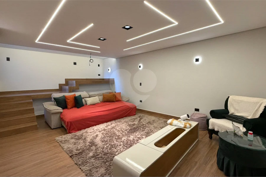 Casa de alto padrão com 3 suítes no Condomínio Damha 2,