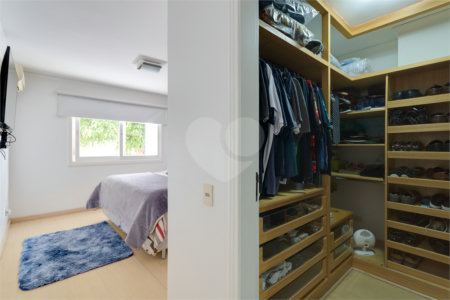 Casa à venda com 4 quartos, sendo 2 suítes, no condomínio Villa Franz Schubert, São Paulo - SP