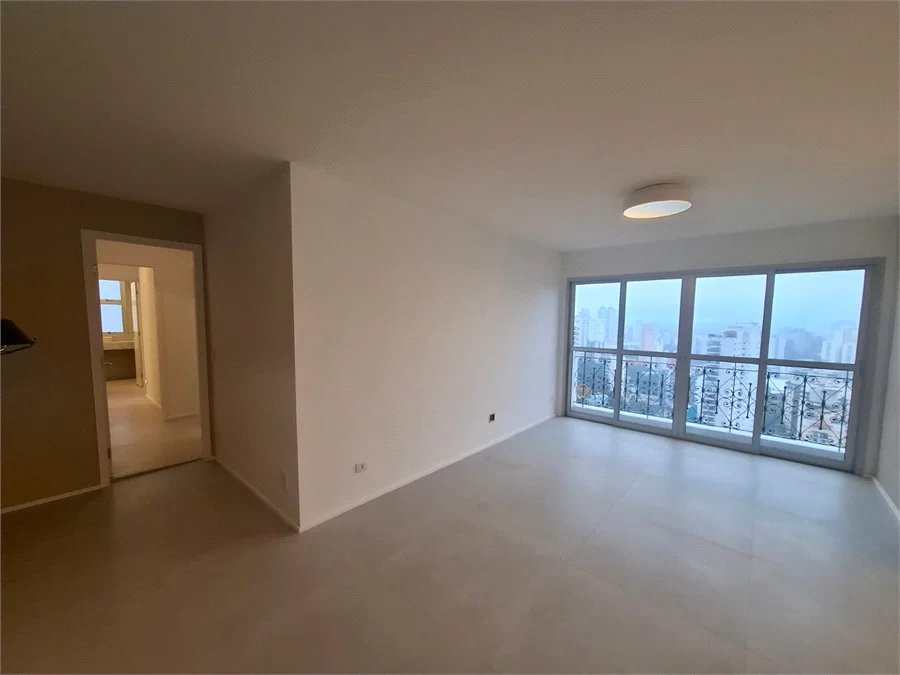 Apartamento à venda 107m² reformado com 2 quartos, sendo 1 suíte no Morumbi