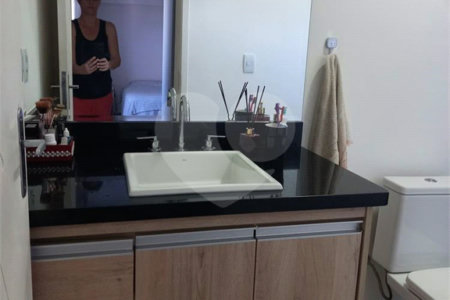 Sobrado à venda com 5 quartos, sendo 3 suítes, em Residencial Jatobás, Louveira, SP